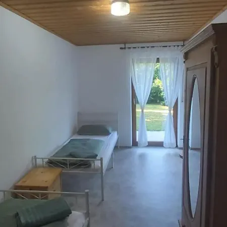 Reihenhaus Bei Nuernberg Petersaurach